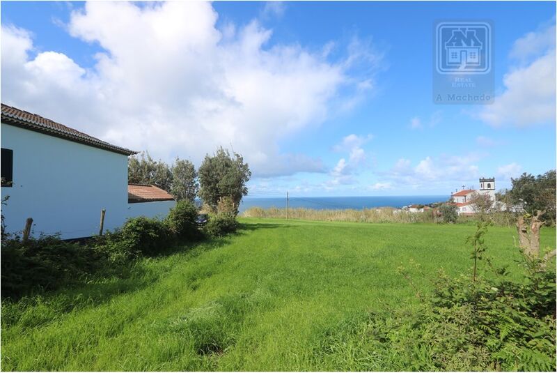 Terreno Rústico com 13900m2 Feteiras Ponta Delgada - luz