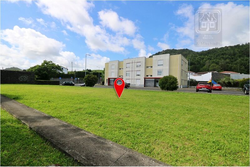 Plot Urban with 177.80sqm Rosto de Cão (Livramento) Ponta Delgada