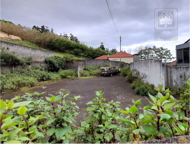 À venda Lote de terreno Urbano com 470m2 São Brás Ribeira Grande