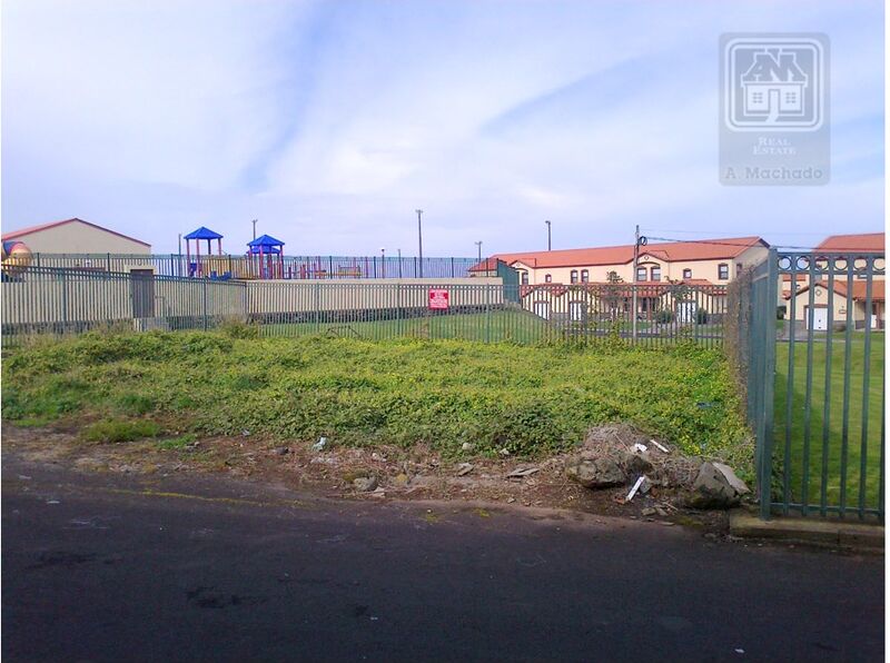 Land Urban with 251sqm Praia da Vitória (Santa Cruz)