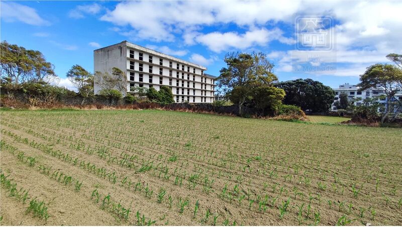 Terreno com 4220m2 São José Ponta Delgada