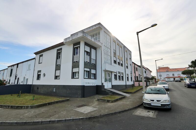 Apartamento T2 para venda São Pedro Ponta Delgada - 2º andar, arrecadação