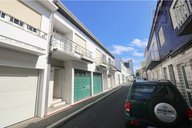 House townhouse 3 bedrooms São Pedro Ponta Delgada - garage, backyard, balcony