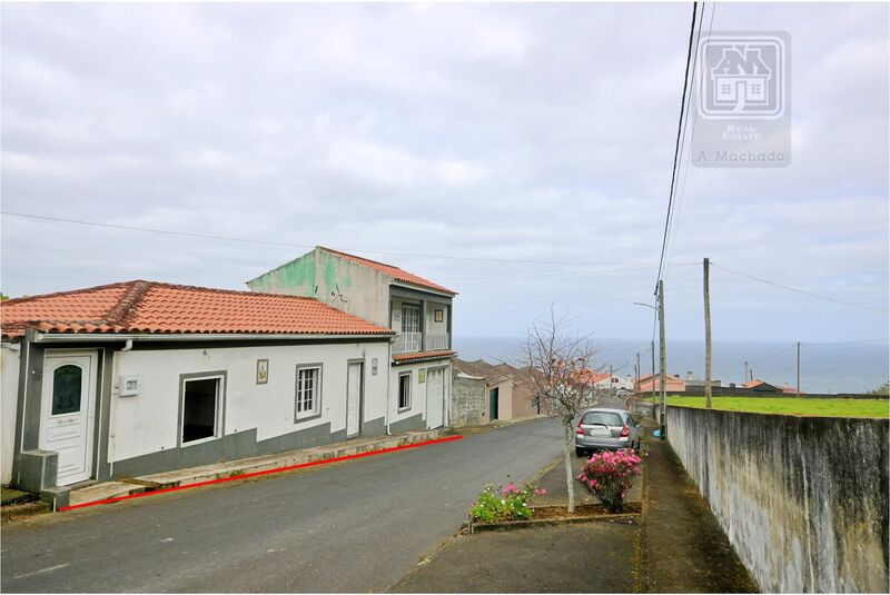 House V2 Maia Ribeira Grande - garage, backyard, marquee, balcony