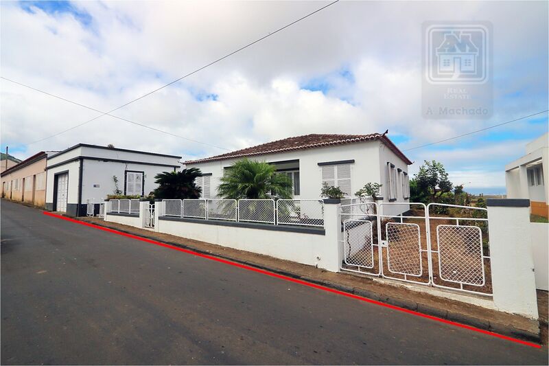 Villa V4 Isolated Santa Bárbara Ribeira Grande - gardens, attic, terrace, garage, backyard, garden, store room, swimming pool
