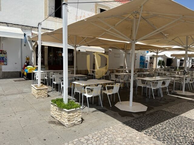 Restaurante Equipado no centro Vila Real de Santo António - wc, esplanada