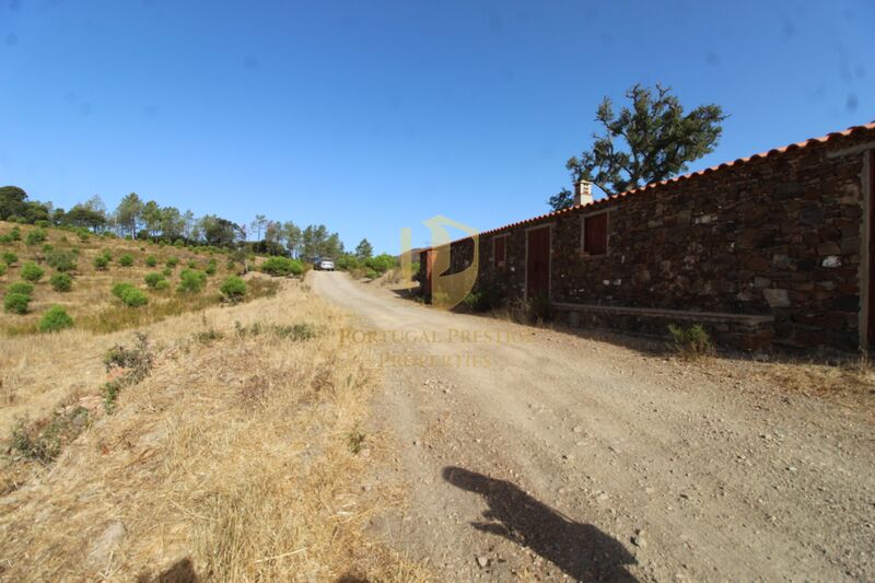 Terreno Urbano com ruína São Clemente Loulé - electricidade, água