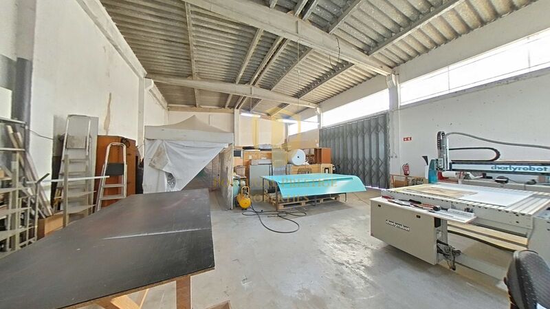 Warehouse with 422sqm Quelfes Olhão - ,