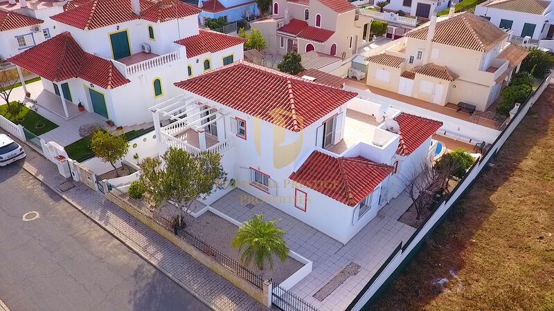 House V4 Altura Castro Marim - terrace, barbecue, fireplace, balcony, balconies, parking lot, swimming pool, garden, air conditioning, terraces
