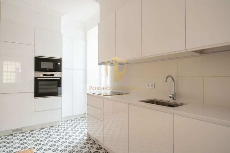 Apartamento T2 Duplex Vila Real de Santo António - 1º andar, terraço, ar condicionado