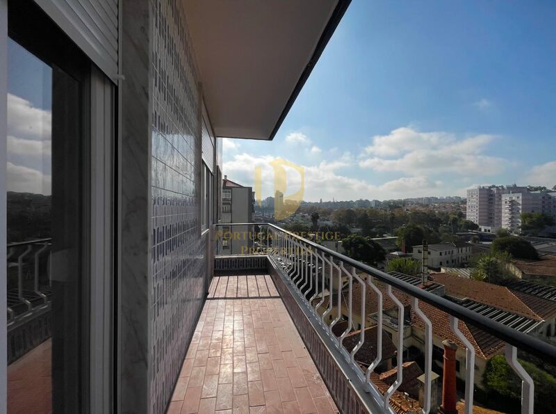 Apartamento T3 Remodelado no centro Benfica Lisboa - jardins, vidros duplos, excelente localização, arrecadação, varandas, ar condicionado