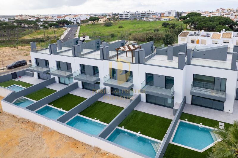 Moradia V4 de luxo em banda Montenegro Faro - sauna, ar condicionado, jardim, piscina, terraço, varanda