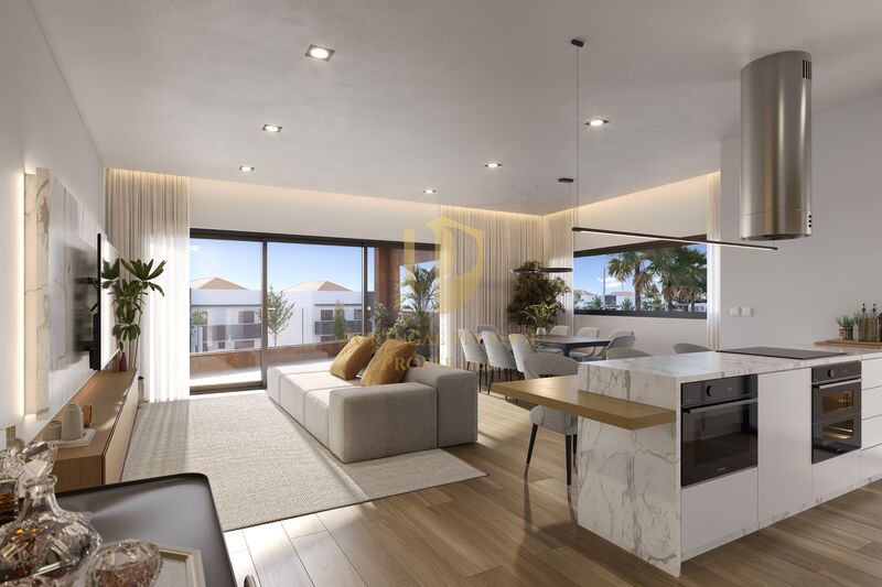 Apartamento T3 Colinas de Boavista Tavira - piso radiante, piscina, jardim, vista mar, arrecadação, r/c, ar condicionado, garagem
