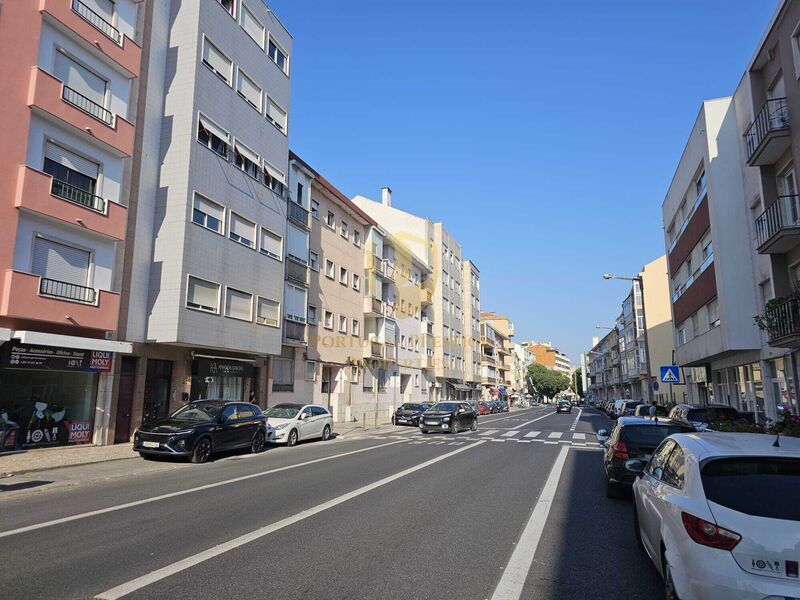 Apartment Refurbished in the center T3 Benfica Lisboa - kitchen, gardens, double glazing