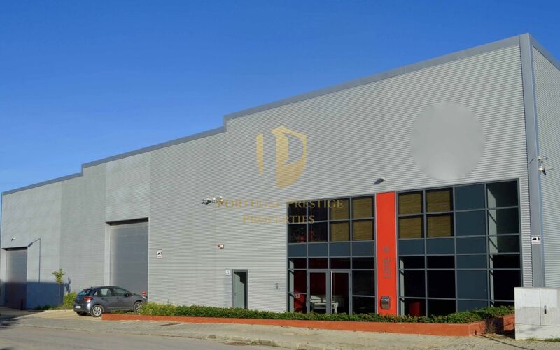 Warehouse with 3200sqm Marim Quelfes Olhão - spacious