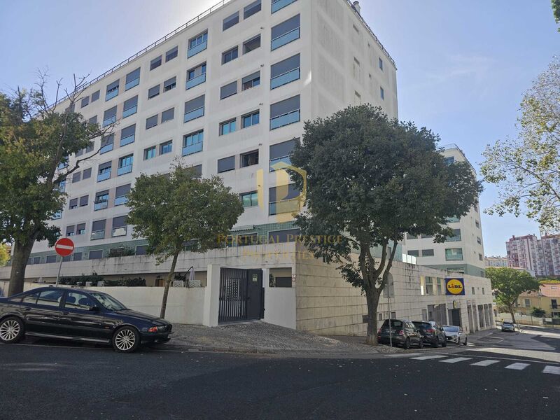 апартаменты T3 с ремонтом Benfica Lisboa - двойные стекла, сады, подсобное помещение
