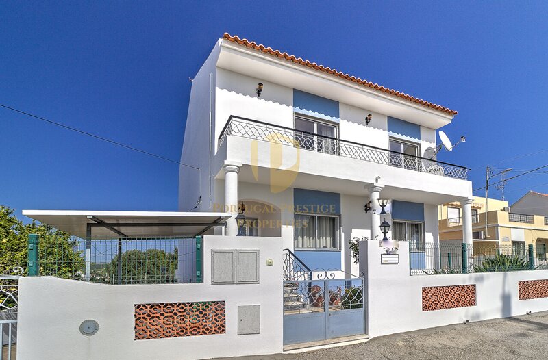 House V3 Castro Marim - solar panels, garage, store room, balcony, attic