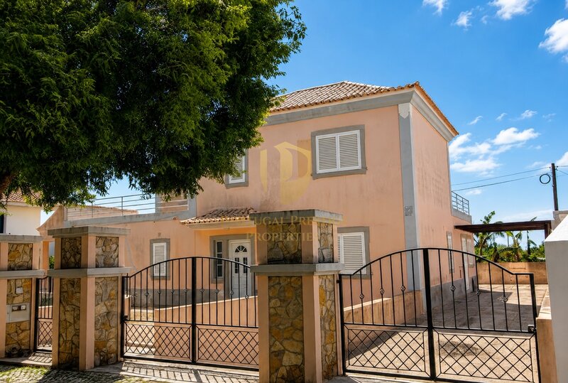 House 4 bedrooms Tavira - terraces, backyard, terrace