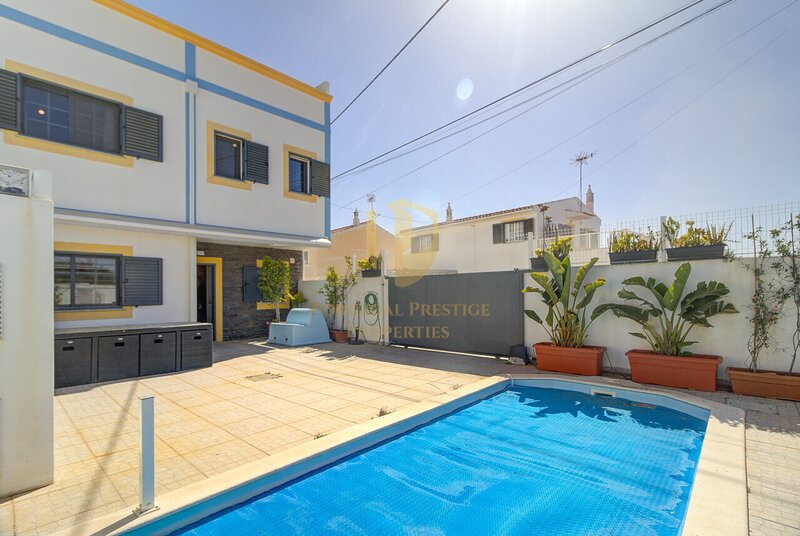 House Modern 5 bedrooms Vila Nova de Cacela Vila Real de Santo António - equipped, double glazing, terrace, barbecue, balcony, terraces, attic, solar panels, swimming pool, sea view, air conditioning