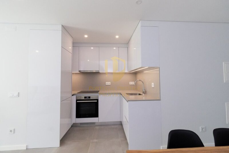 Apartamento T2 Moderno no centro Monte Gordo Vila Real de Santo António - ar condicionado, varanda, isolamento térmico, mobilado