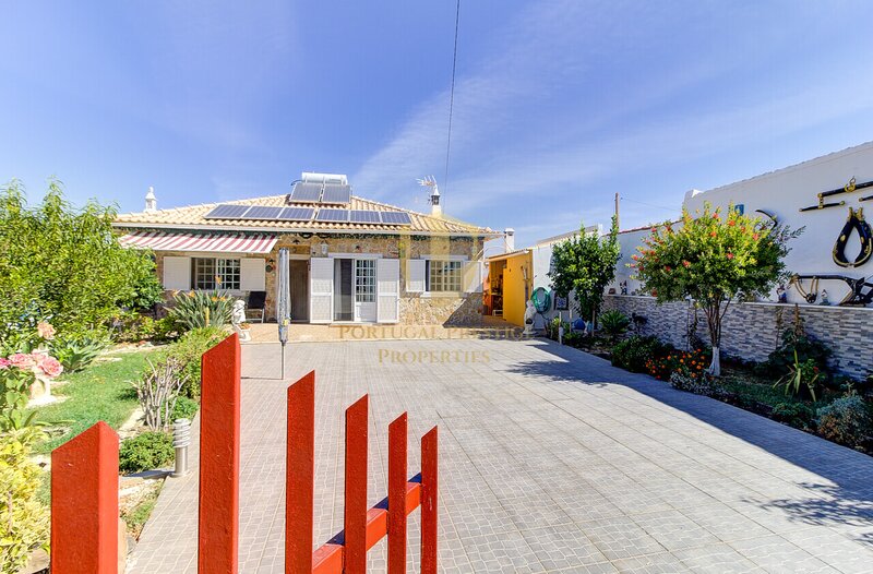 House 3+1 bedrooms Alcoutim - garden, barbecue, solar panels, swimming pool