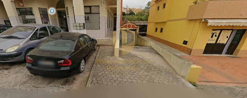 Warehouse with 441sqm Ferragudo Lagoa (Algarve) - spacious, central location