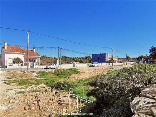 Plot Urban with 340sqm Benquerenças Castelo Branco - mains water, water, electricity