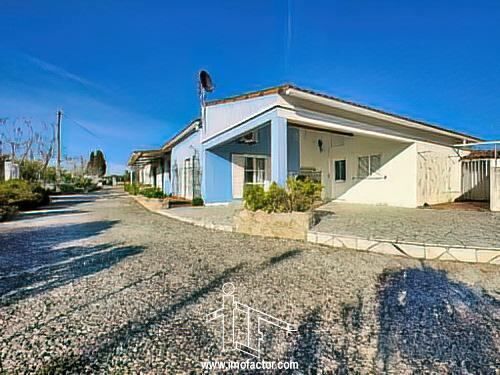 Quinta/Herdade Idanha-a-Nova - tanque, lareira, equipada, zonas verdes, água, jardim, arrecadação, furo, água da rede, luz, vidros duplos, marquise, ar condicionado, electricidade, bbq, garagem