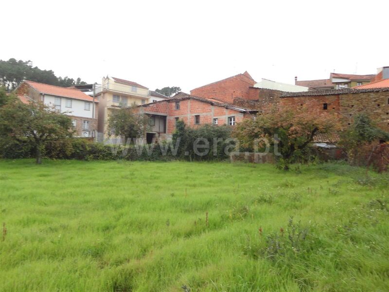 Land with 780sqm Casegas Covilhã - easy access, construction viability, water hole