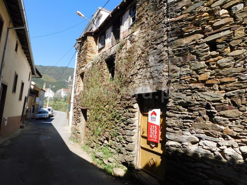 Moradia no centro V2 Serra da Estrela Verdelhos Covilhã para comprar