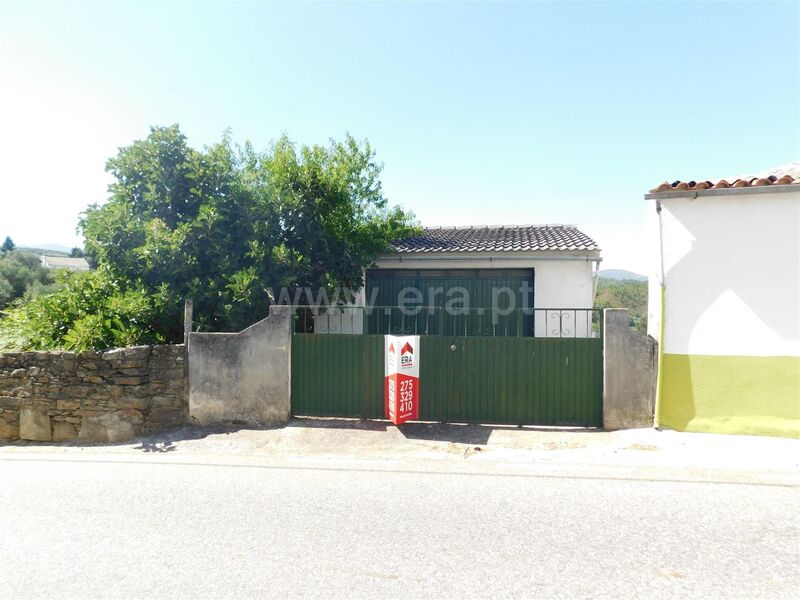 Land with 2200sqm Ourondo Covilhã - olive trees, electricity, garage