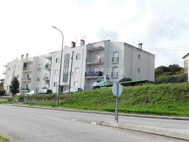 À venda Apartamento T3 Belmonte - jardins, sótão, varandas, lugar de garagem, lareira