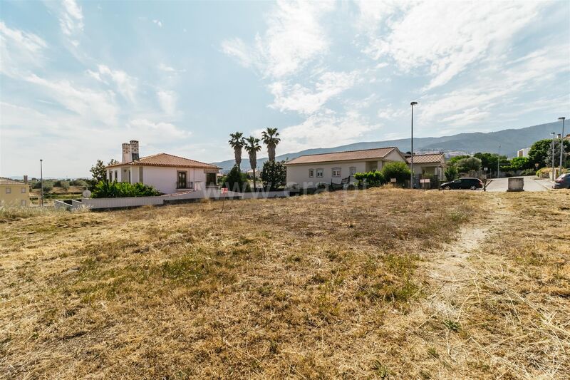 Plot of land with 617sqm Covilhã