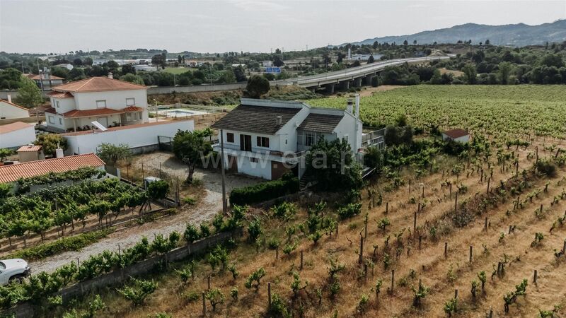 Moradia V4 Tortosendo Covilhã - marquise, terraço, garagem, varanda