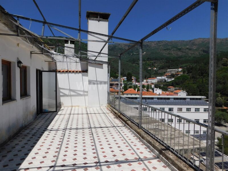 À venda Apartamento T2 Covilhã - terraço, jardins, varanda