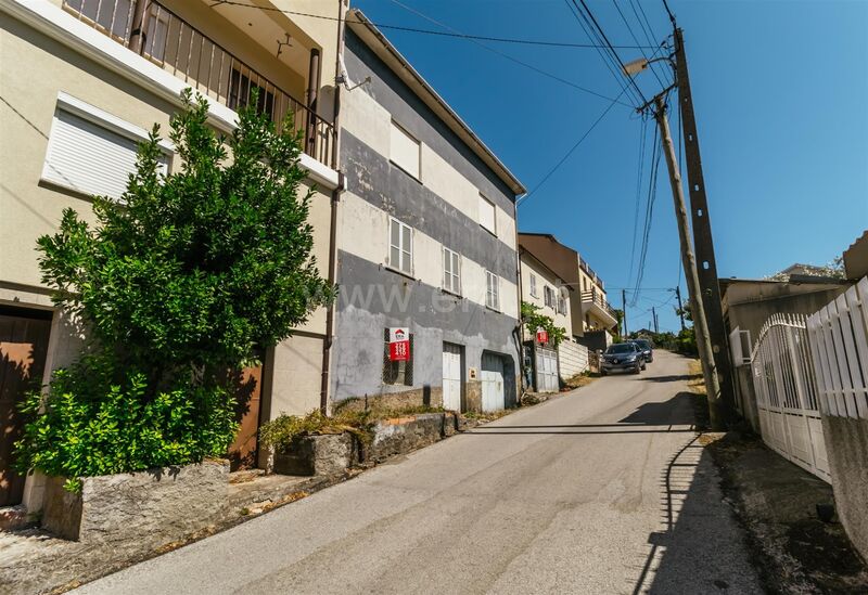 Moradia V5 Sobral de São Miguel Covilhã - sótão, zona calma, jardim, garagem