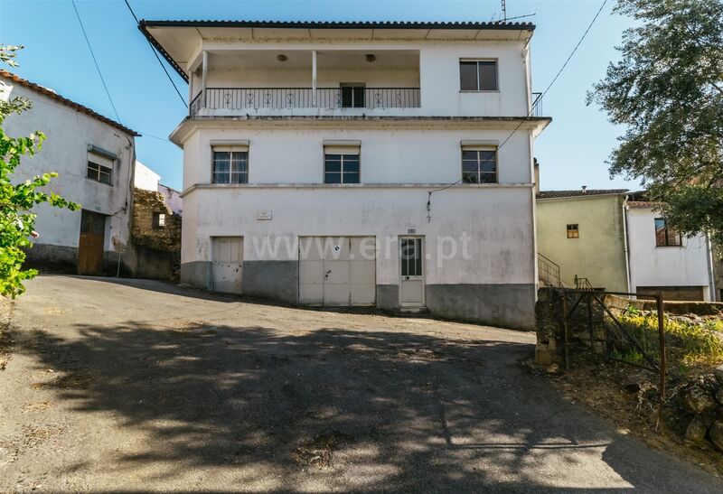 Moradia Renovada no centro V5 para venda Ourondo Covilhã - garagem, varanda, arrecadação, sótão