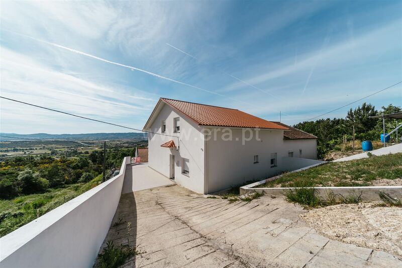 House 3 bedrooms Isolated Covilhã - heat insulation, terrace