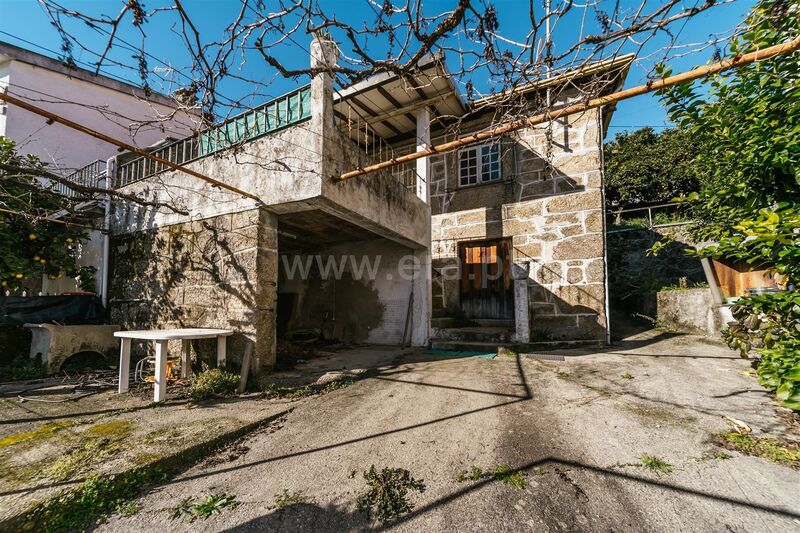 House V2 in good condition Vale Formoso Covilhã - backyard, attic, swimming pool, garden, garage, barbecue, fireplace