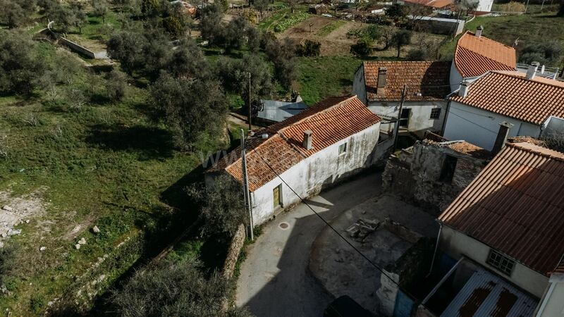 Moradia V2 Teixoso Covilhã - sótão, varanda, arrecadação