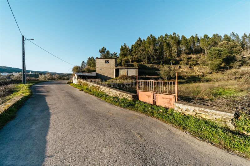 Terreno com 4864m2 Casegas Covilhã - água