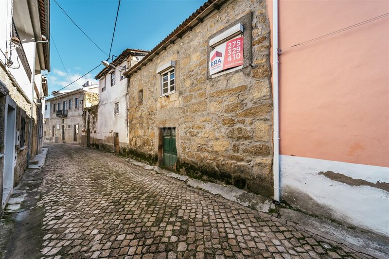 Moradia em banda V2 Ferro Covilhã - jardins, sótão