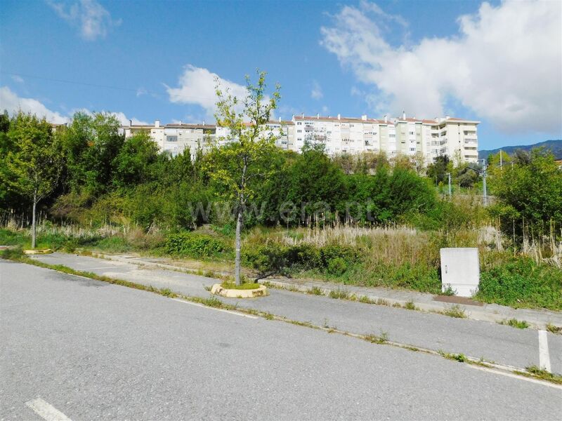 Land Urban with 338sqm Covilhã - easy access, great location, construction viability