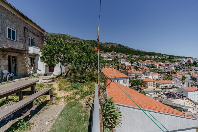 Immeuble Moderne Cantar - Galo Covilhã - terrasse, grenier, cour