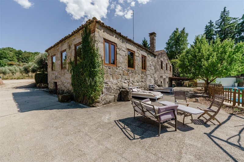 Quinta V6 Faia Guarda - excelentes acessos, lareira, bbq, pessegueiros, piscina, árvores de fruto, salamandra, água, laranjeiras, equipada