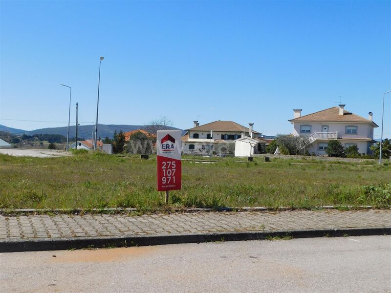 Land with 601sqm Fundão