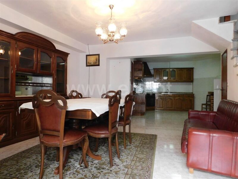 Moradia V2 em banda Souto da Casa Fundão para venda - sótão, lareira