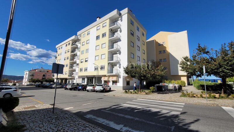 Café em zona residencial Aldeia de Joanes Fundão para comprar - alarme, bons acessos, montra