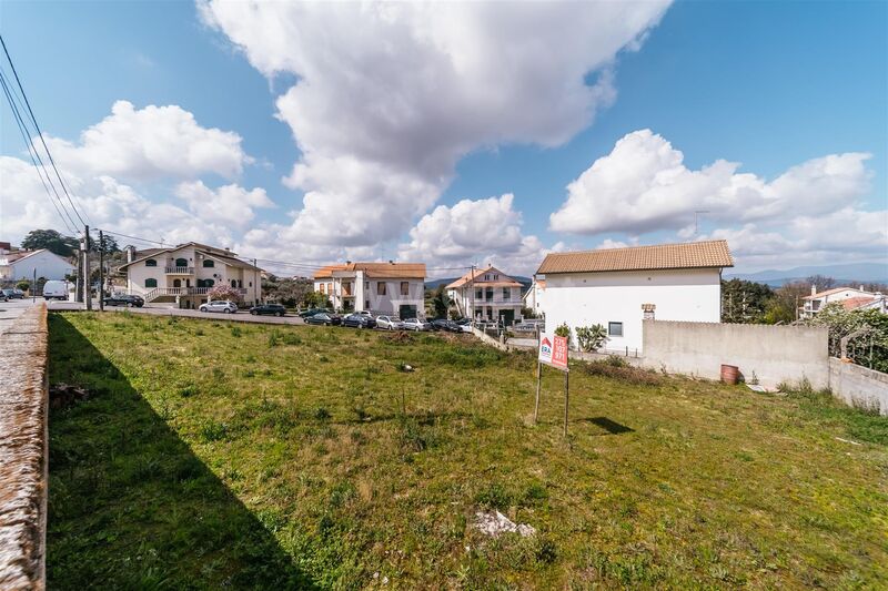 Plot of land with 300sqm Aldeia Nova Fundão