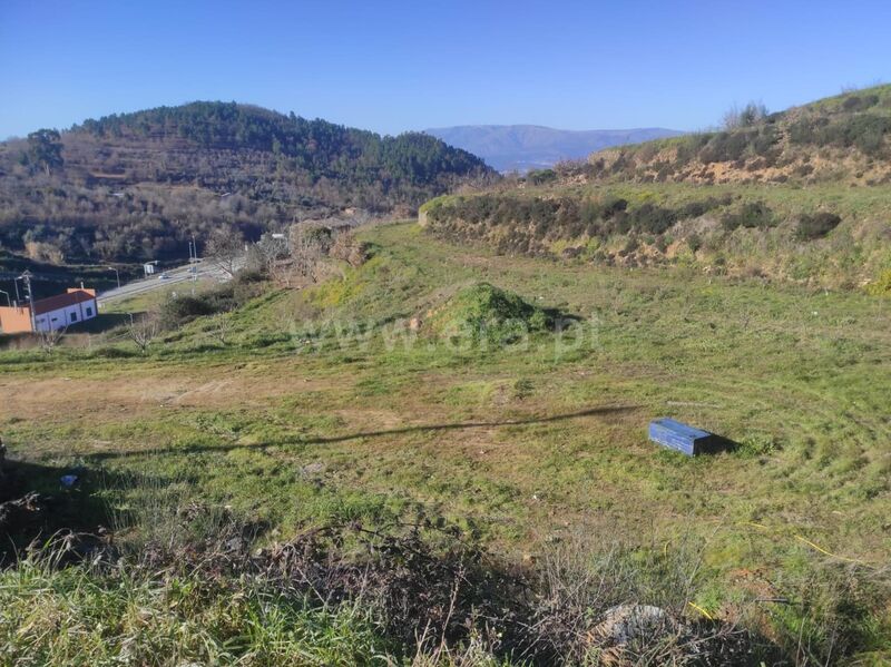 Terreno Agrícola com 10240m2 Alcongosta Fundão - furo, água, viabilidade de construção